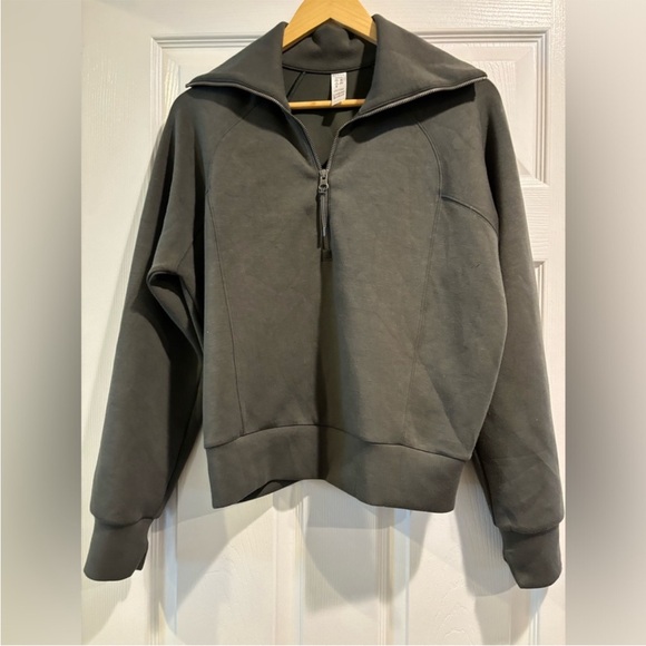 SPANX Air Essentials Half Zip, Palm Green, Medium 
GUC - Picture 4 of 9